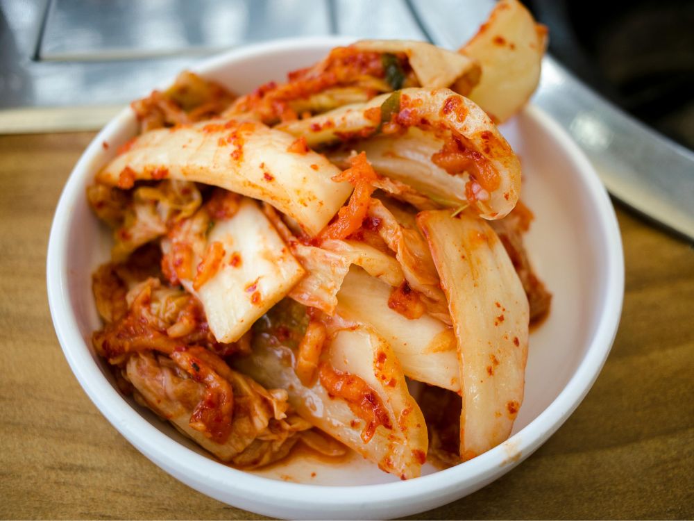 Imagem de um prato de Kimchi, comida típica coreana