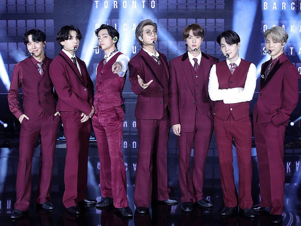 Imagem retrata o BTS, banda coreana mundialmente famosa.