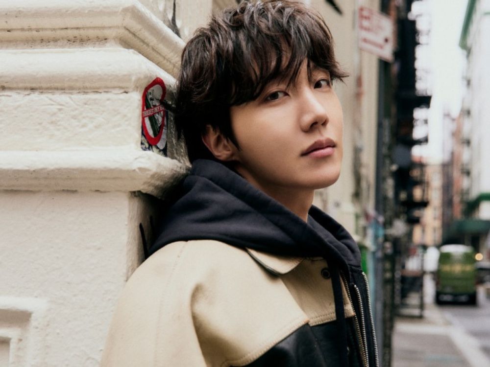 Foto do integrante J-Hope do grupo BTS 2025