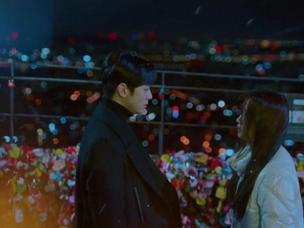 Imagem do dorama "Beleza Verdadeira" que se passa na Torre de Namsan, representando locais de doramas na Coreia